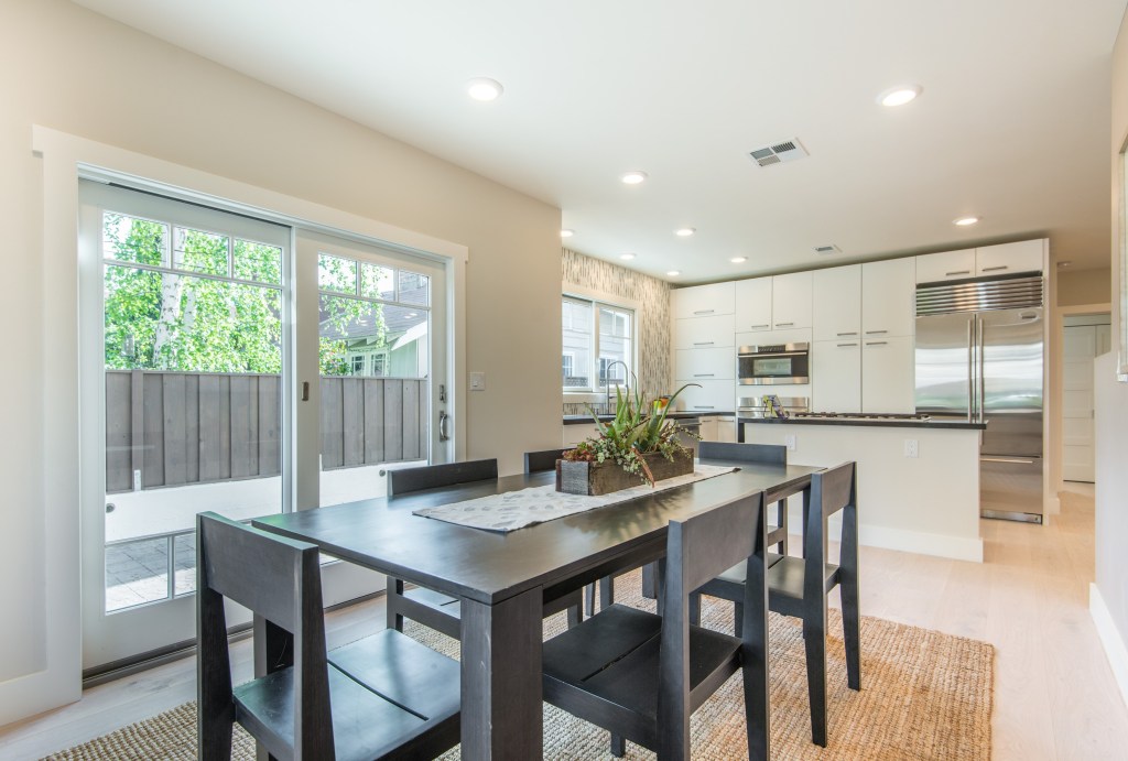 1429133728_010_Dining_&_Kitichen