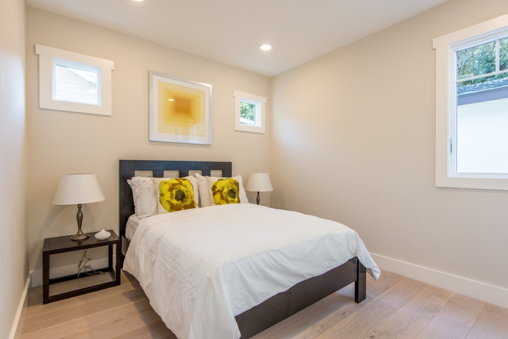 1429133729_014_Bedroom_2