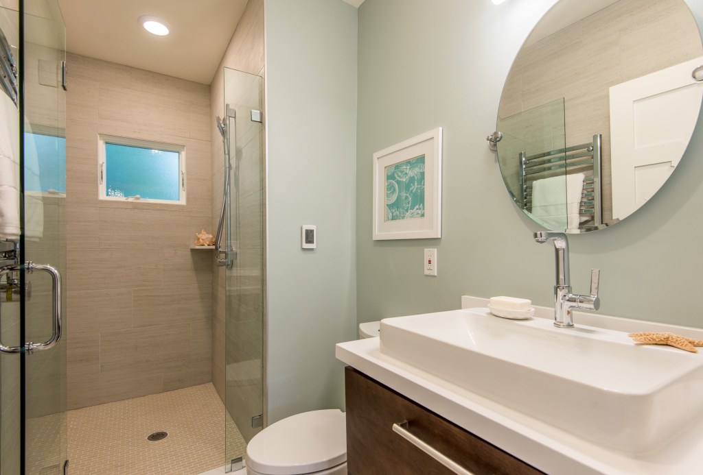 1429133730_017_Bathroom