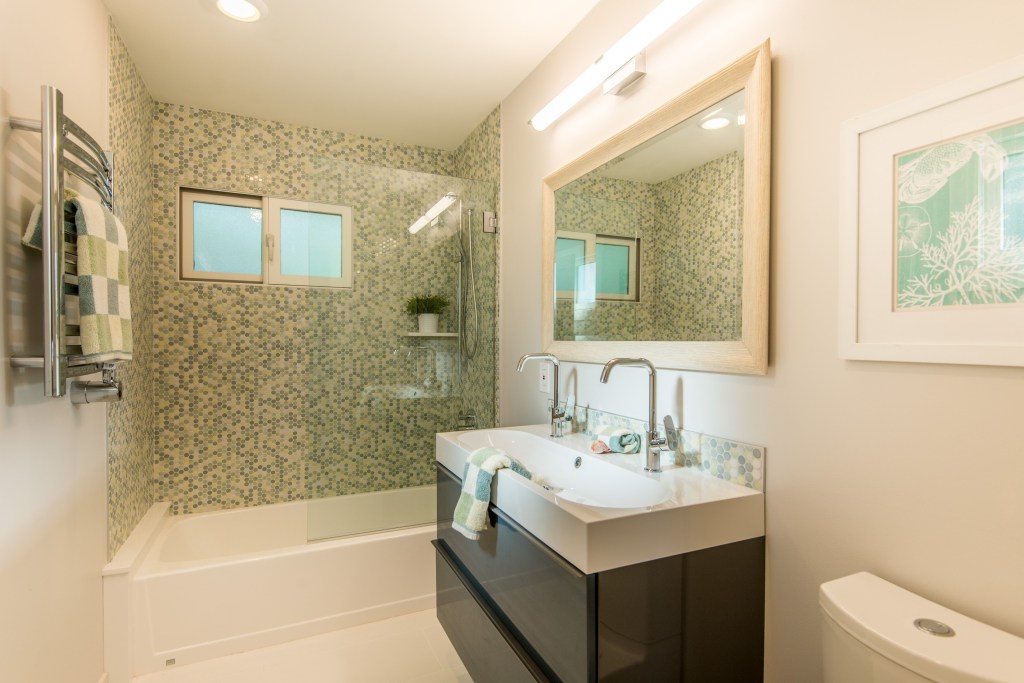 1429133730_019_Bathroom