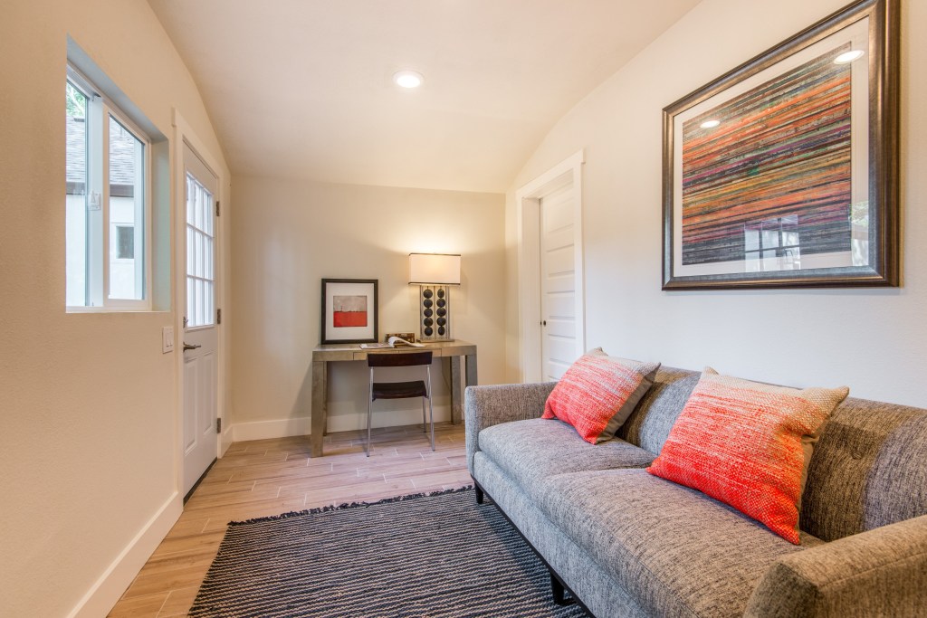 1429133730_022_Bonus_Room